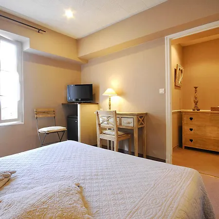 Cit'hotel Des Messageries Szálloda Saintes