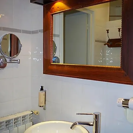 Cit'hotel Des Messageries Saintes