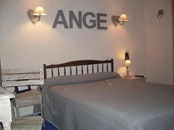 Cit'hotel Des Messageries 3* Saintes