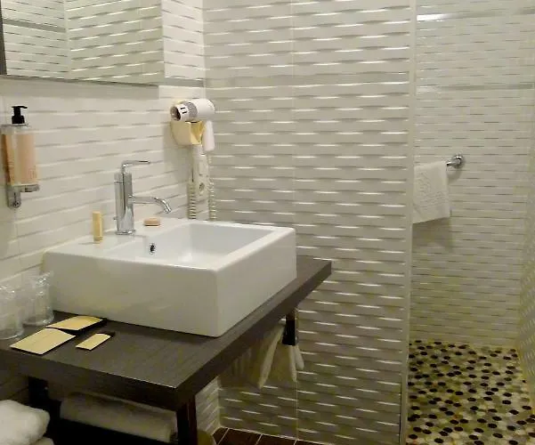 Cit'hotel Des Messageries 3* Saintes